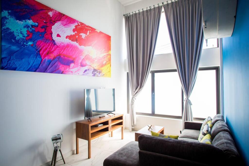 Wonderful Loft Near The 5th Ave And The Beach.