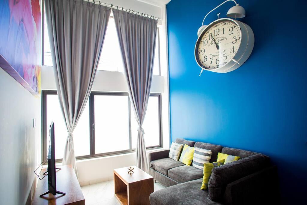 Wonderful Loft Near The 5th Ave And The Beach. *